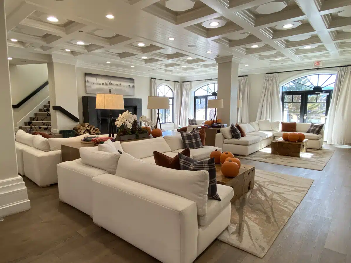 All Points North Lodge - Thumbnail 4