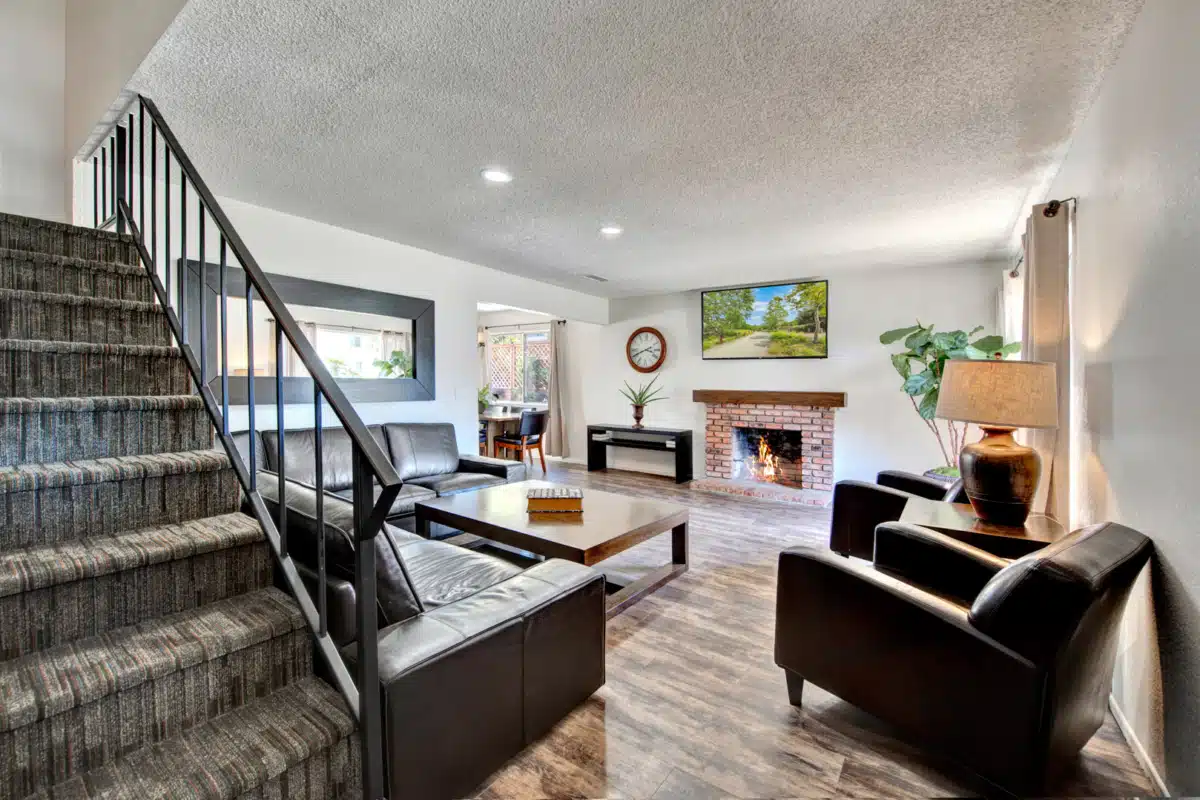 Anaheim Lighthouse - Thumbnail 2