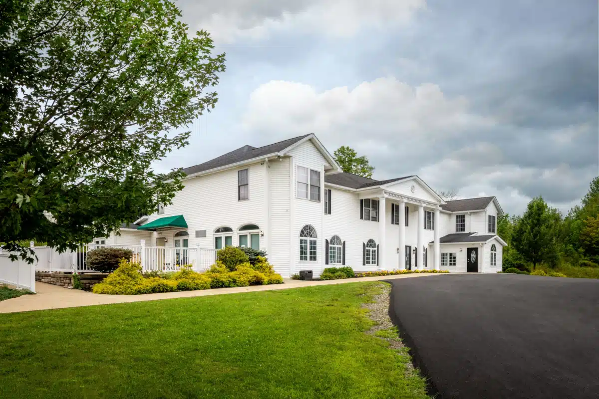 Avenues Recovery Center at Lake Ariel - Thumbnail 2