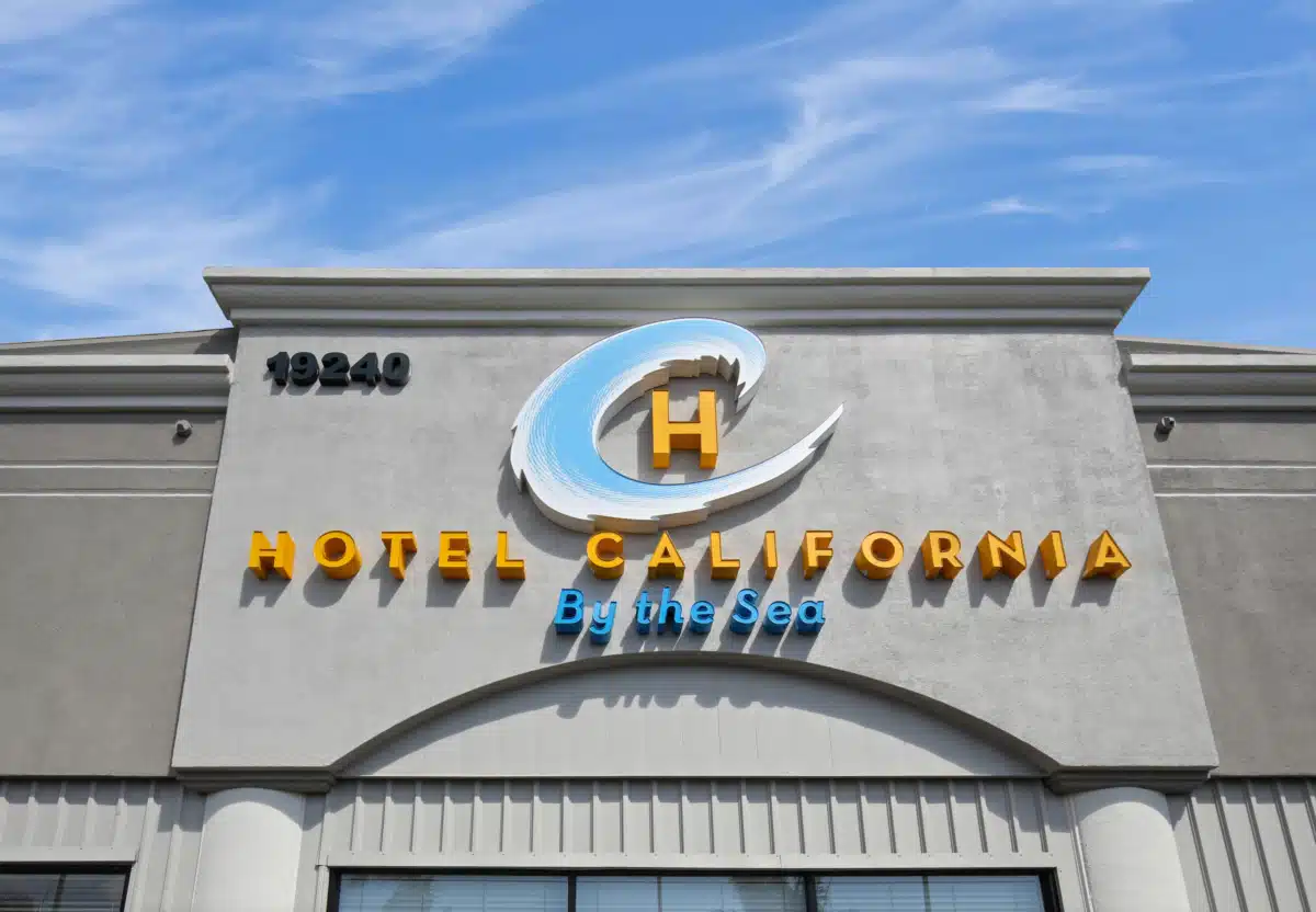 Hotel California by the Sea - Thumbnail 3