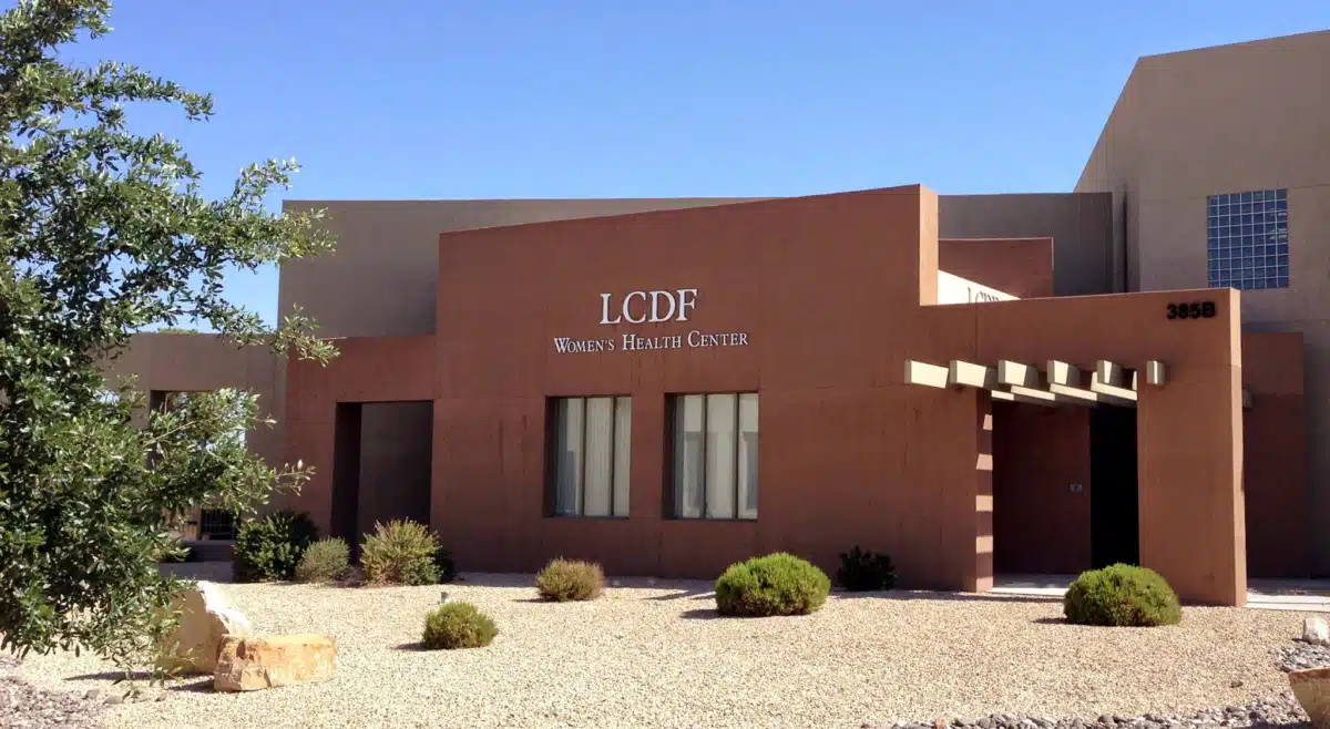 La Clinica De Familia Inc - Thumbnail 8