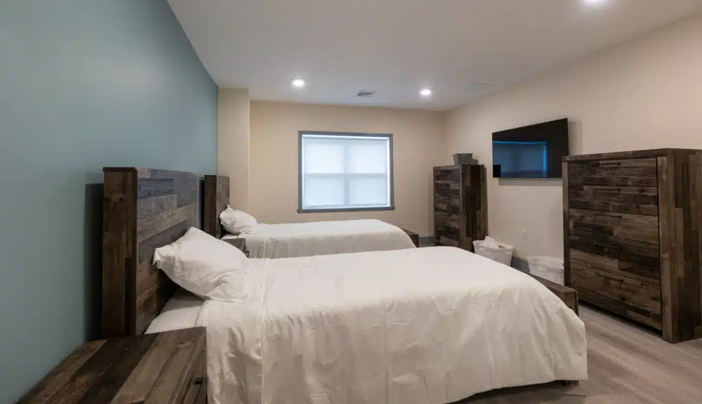 Never Alone Inc - Thumbnail 4