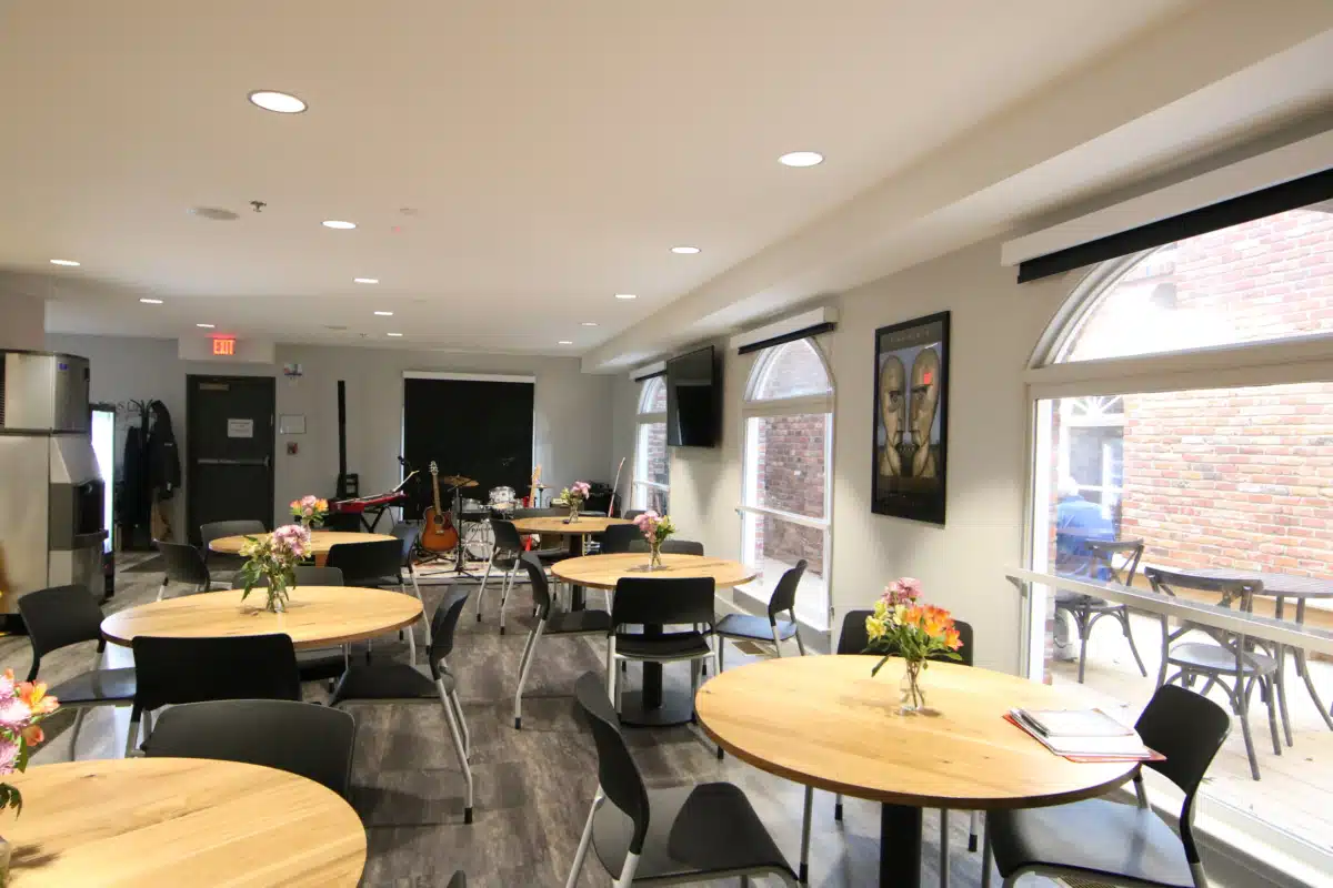 Recovery Unplugged Nashville - Thumbnail 2