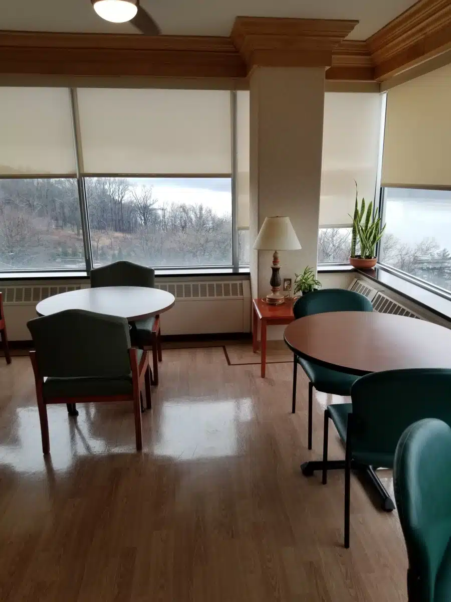 Saint Johns Riverside Hospital - Thumbnail 8